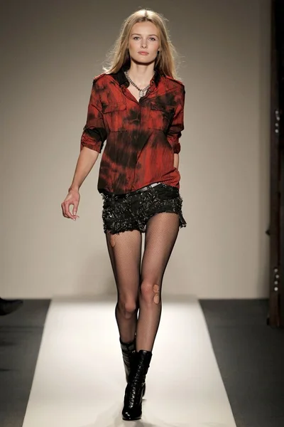 Look 12